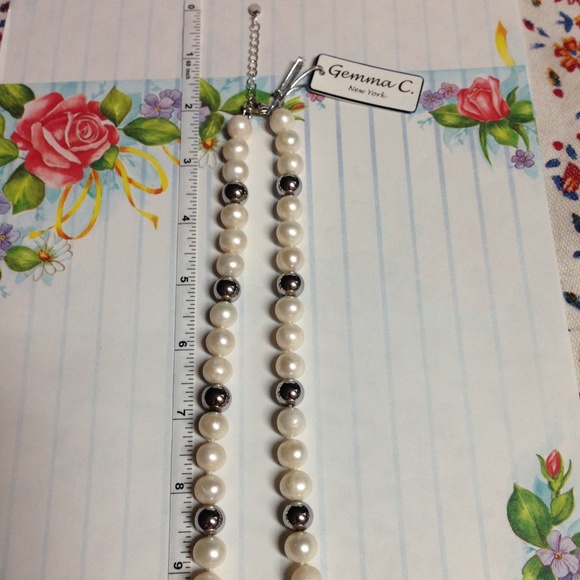 Gemma C. New Your Freshwater Pearl Necklace - Picture 6 of 8